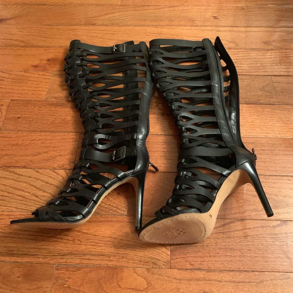 Vince Camuto. NEVER WORN.